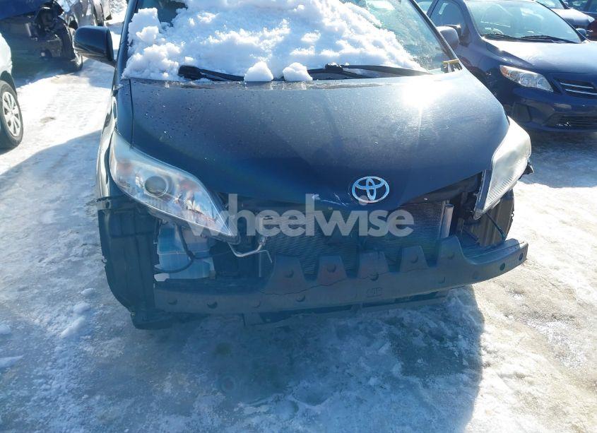 Photo 6 of 2011 Toyota Sienna LE V6 (VIN 5TDKK3DCXBS166180)