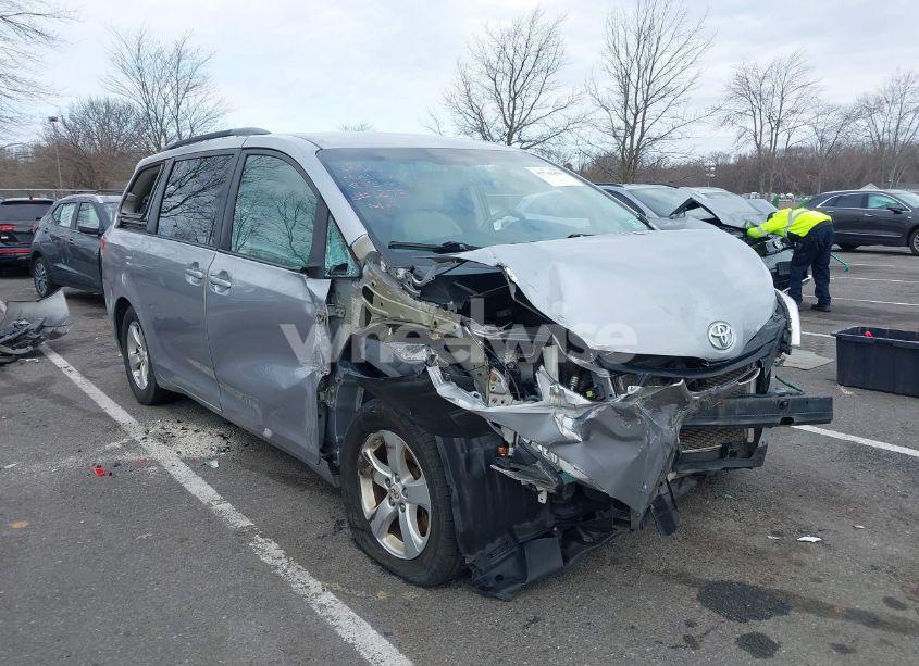 2012 Toyota Sienna LE V6 8 PASSENGER (VIN 5TDKK3DCXCS187273) main photo