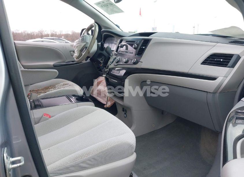 Photo 5 of 2012 Toyota Sienna LE V6 8 PASSENGER (VIN 5TDKK3DCXCS187273)