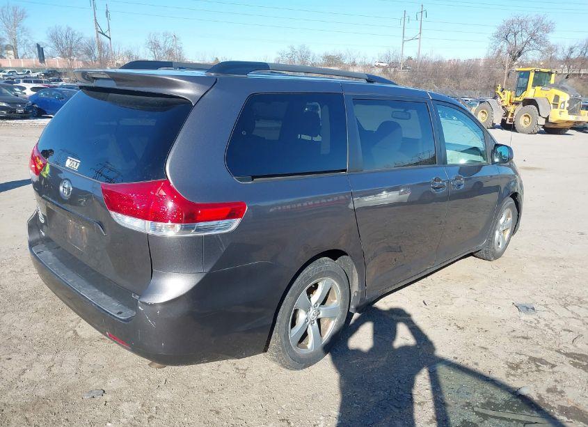 Photo 4 of 2012 Toyota Sienna LE V6 8 PASSENGER (VIN 5TDKK3DCXCS199391)