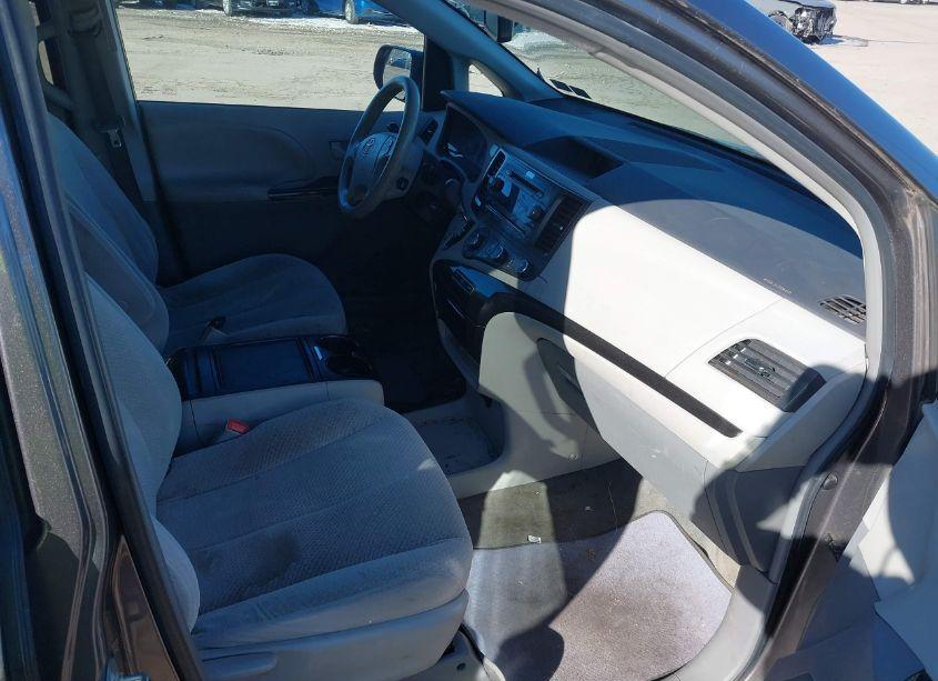 Photo 5 of 2012 Toyota Sienna LE V6 8 PASSENGER (VIN 5TDKK3DCXCS199391)