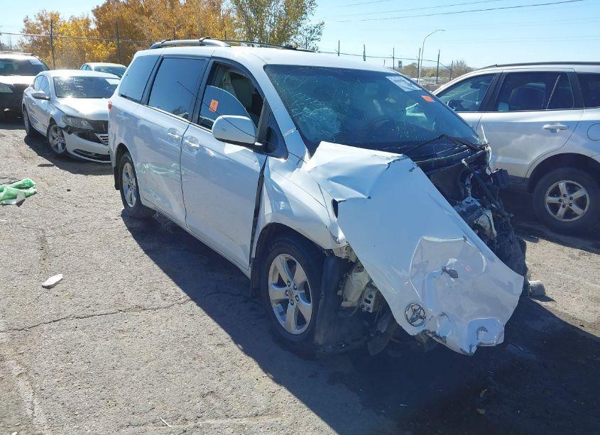 2012 Toyota Sienna LE V6 8 PASSENGER (VIN 5TDKK3DCXCS211331) main photo