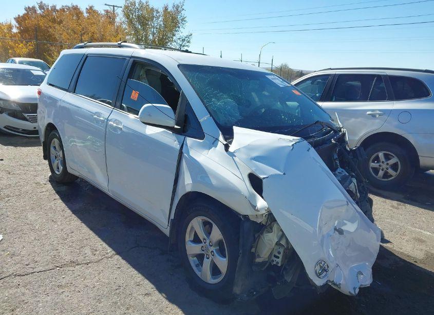 Photo 12 of 2012 Toyota Sienna LE V6 8 PASSENGER (VIN 5TDKK3DCXCS211331)