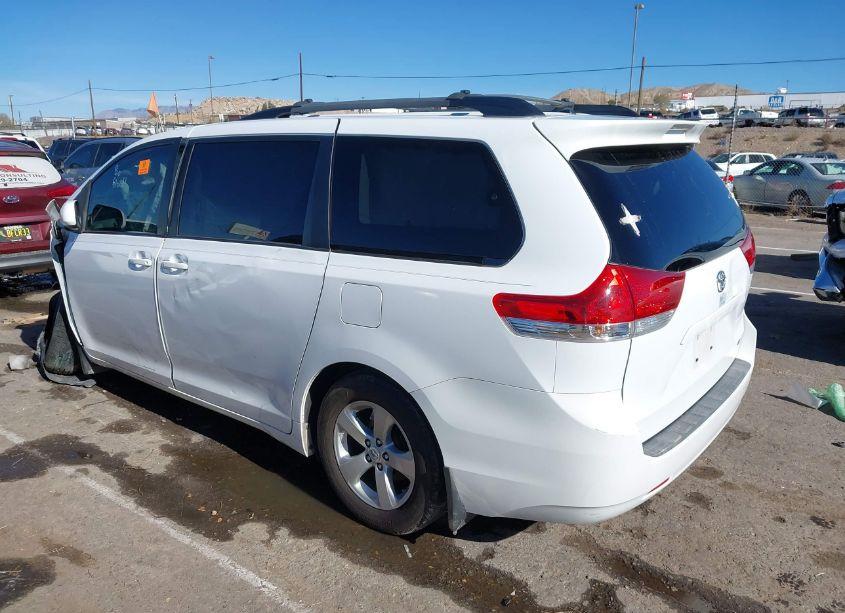 Photo 13 of 2012 Toyota Sienna LE V6 8 PASSENGER (VIN 5TDKK3DCXCS211331)