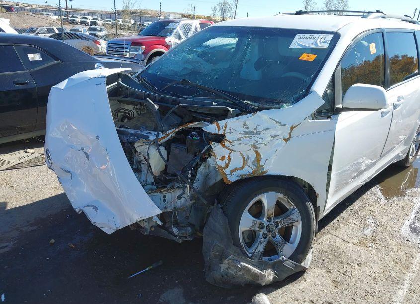 Photo 6 of 2012 Toyota Sienna LE V6 8 PASSENGER (VIN 5TDKK3DCXCS211331)