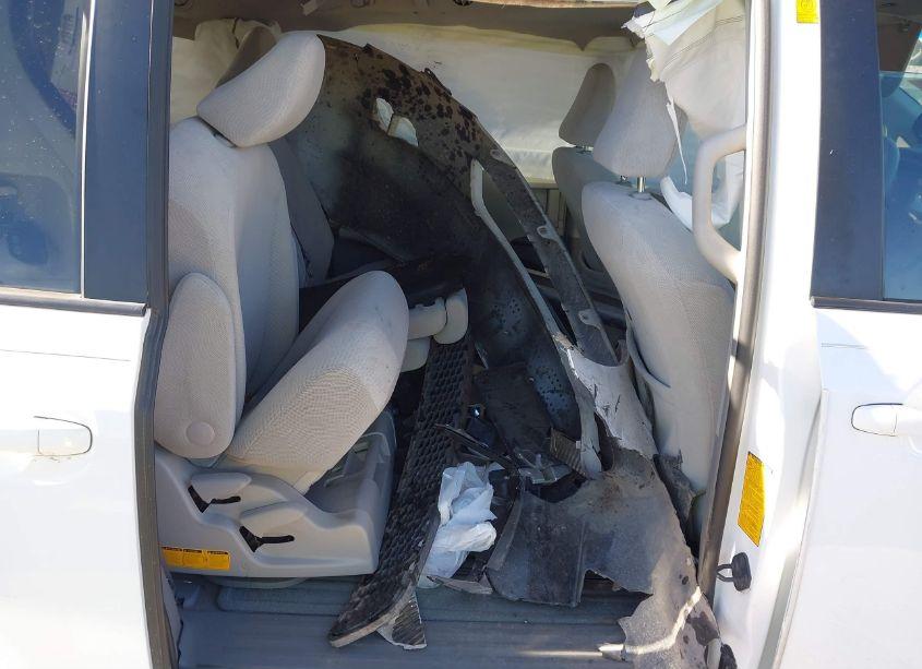 Photo 8 of 2012 Toyota Sienna LE V6 8 PASSENGER (VIN 5TDKK3DCXCS211331)