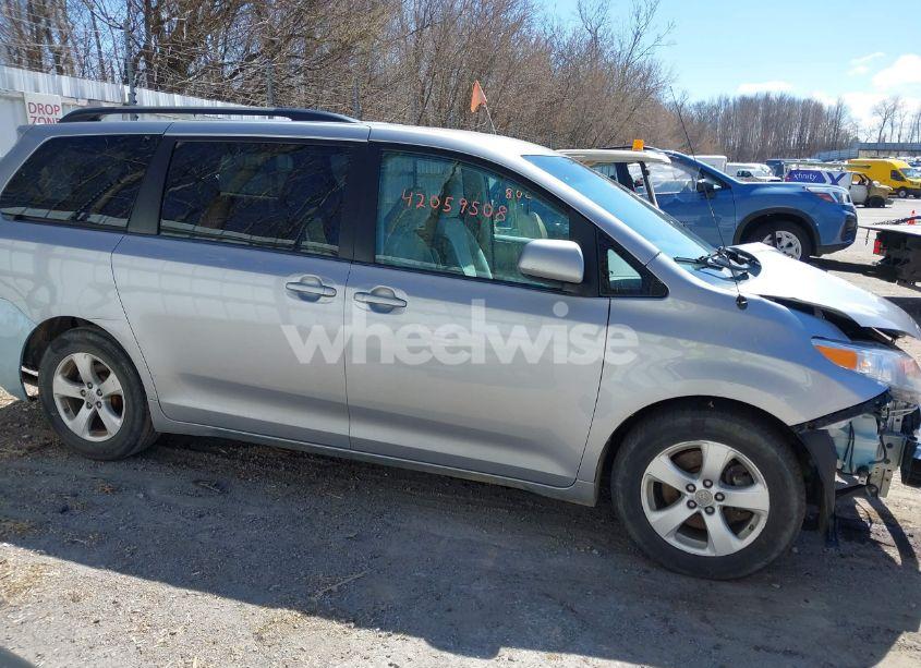 Photo 13 of 2012 Toyota Sienna LE V6 8 PASSENGER (VIN 5TDKK3DCXCS239372)