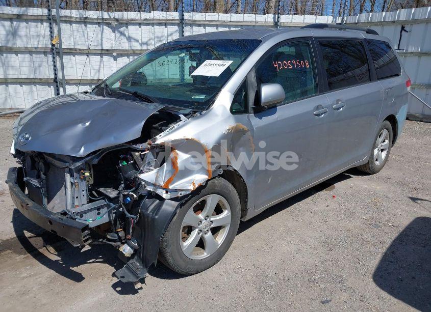Photo 2 of 2012 Toyota Sienna LE V6 8 PASSENGER (VIN 5TDKK3DCXCS239372)