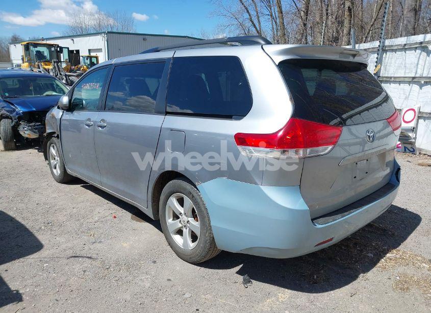 Photo 3 of 2012 Toyota Sienna LE V6 8 PASSENGER (VIN 5TDKK3DCXCS239372)