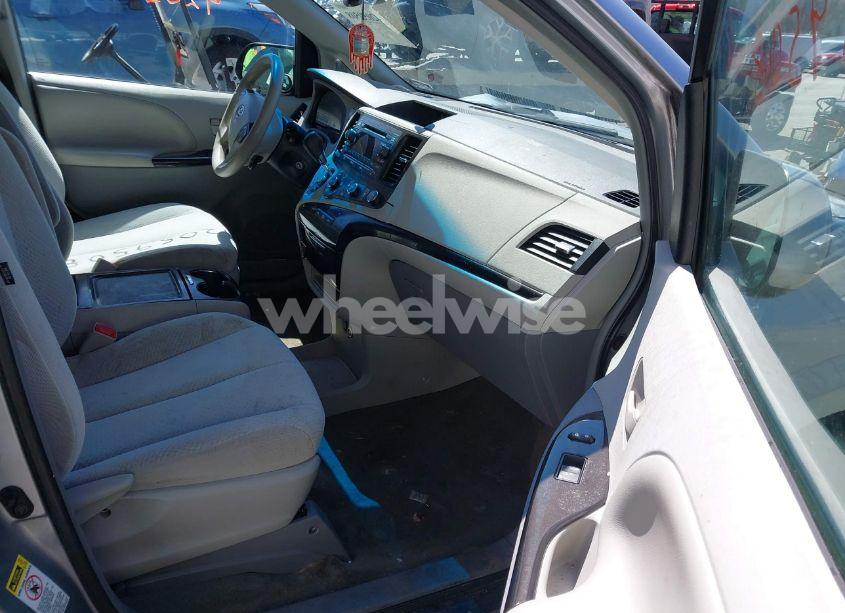 Photo 5 of 2012 Toyota Sienna LE V6 8 PASSENGER (VIN 5TDKK3DCXCS239372)