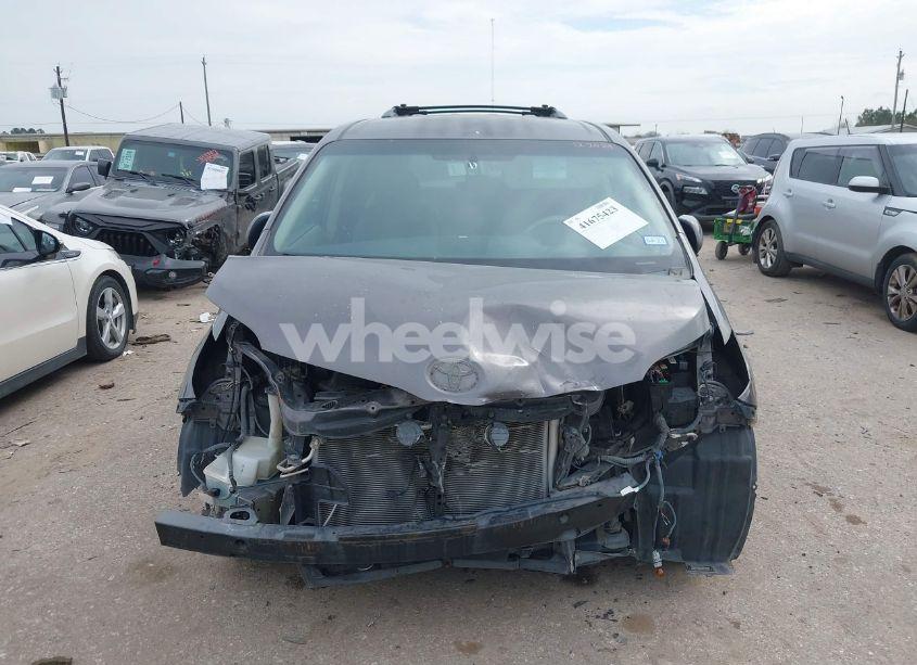 Photo 12 of 2012 Toyota Sienna LE V6 8 PASSENGER (VIN 5TDKK3DCXCS240148)