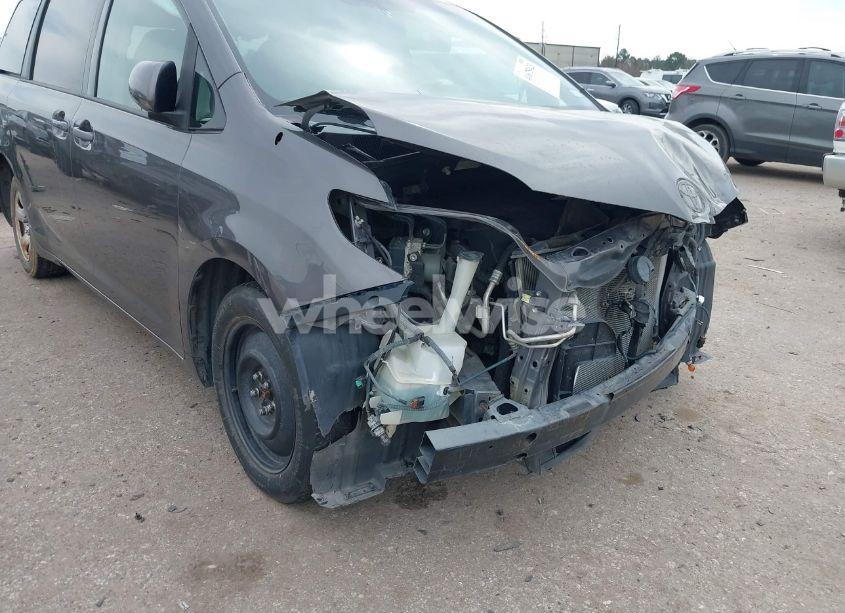 Photo 18 of 2012 Toyota Sienna LE V6 8 PASSENGER (VIN 5TDKK3DCXCS240148)