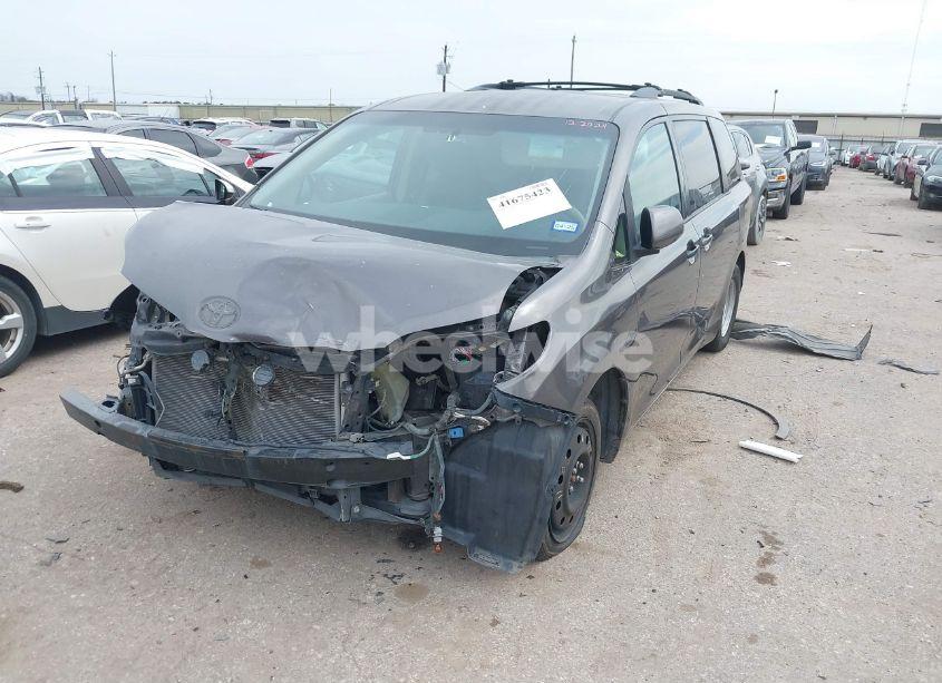 Photo 2 of 2012 Toyota Sienna LE V6 8 PASSENGER (VIN 5TDKK3DCXCS240148)