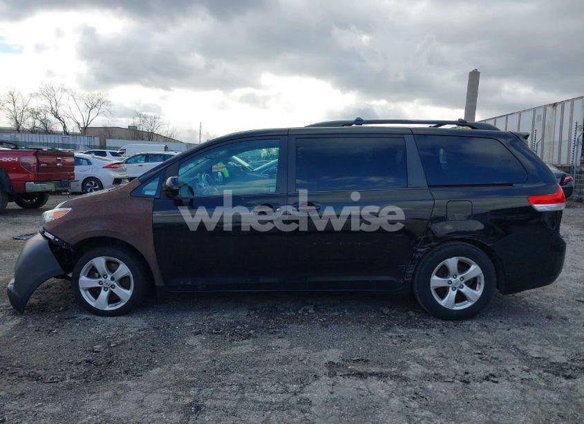 Photo 13 of 2012 Toyota Sienna LE V6 8 PASSENGER (VIN 5TDKK3DCXCS259010)