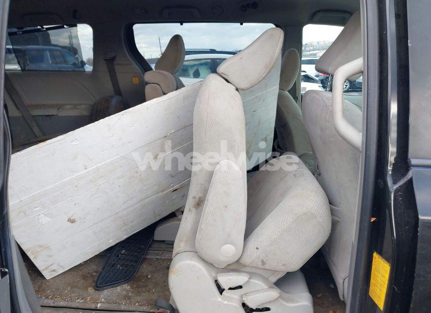 Photo 8 of 2012 Toyota Sienna LE V6 8 PASSENGER (VIN 5TDKK3DCXCS259010)