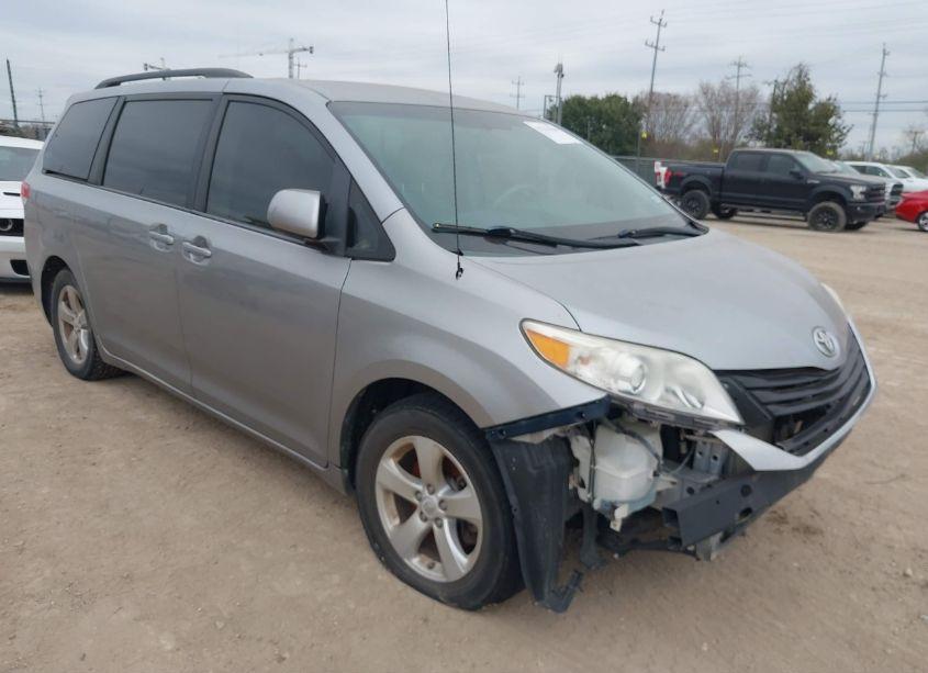 2012 Toyota Sienna LE V6 8 PASSENGER (VIN 5TDKK3DCXCS266359) main photo
