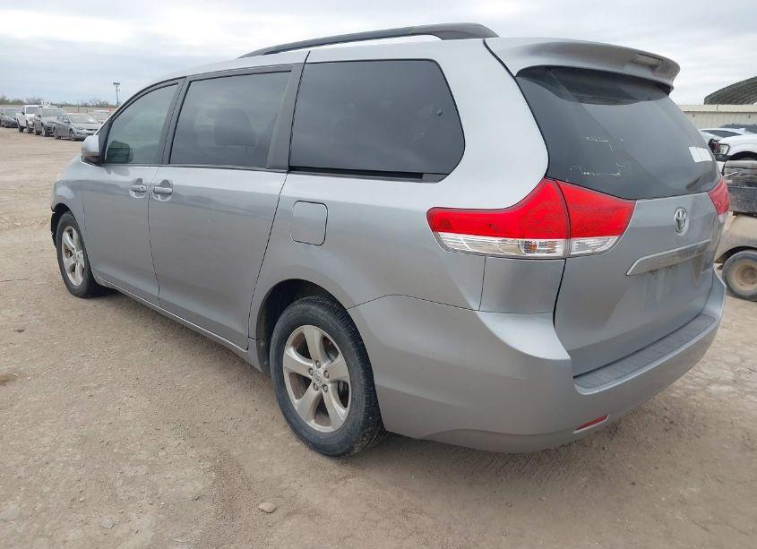 Photo 3 of 2012 Toyota Sienna LE V6 8 PASSENGER (VIN 5TDKK3DCXCS266359)
