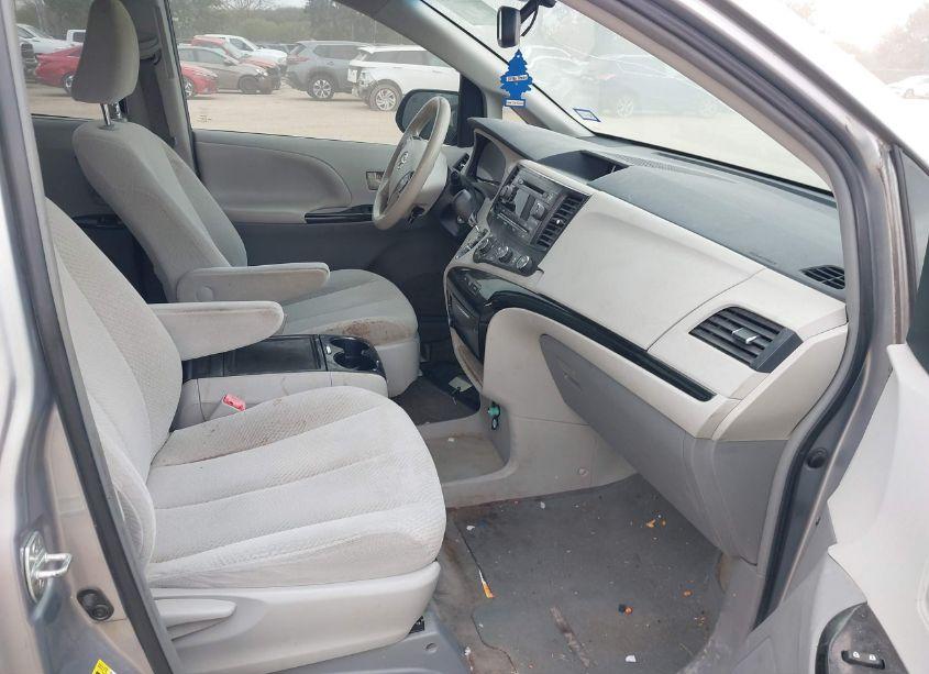 Photo 5 of 2012 Toyota Sienna LE V6 8 PASSENGER (VIN 5TDKK3DCXCS266359)