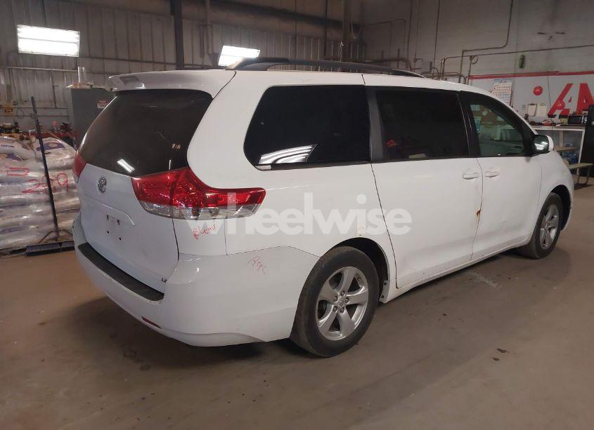 Photo 4 of 2013 Toyota Sienna LE V6 8 PASSENGER (VIN 5TDKK3DCXDS280392)