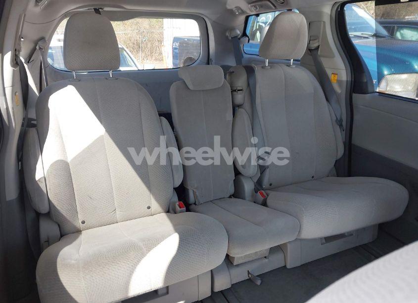Photo 8 of 2013 Toyota Sienna LE V6 8 PASSENGER (VIN 5TDKK3DCXDS280392)