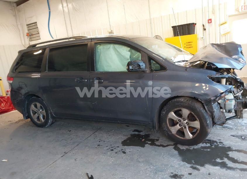 Photo 13 of 2013 Toyota Sienna LE V6 8 PASSENGER (VIN 5TDKK3DCXDS364969)