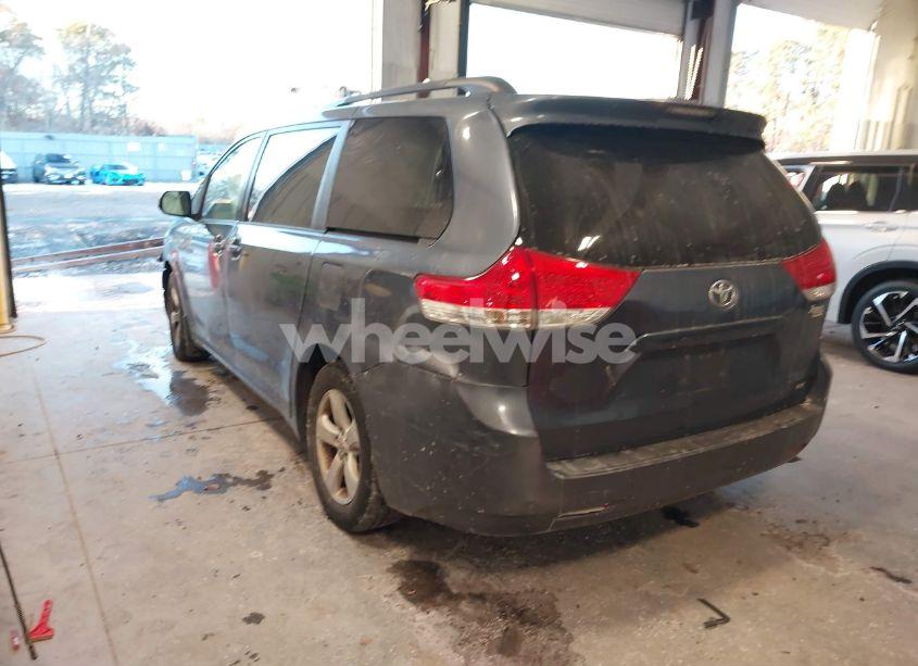 Photo 3 of 2013 Toyota Sienna LE V6 8 PASSENGER (VIN 5TDKK3DCXDS364969)