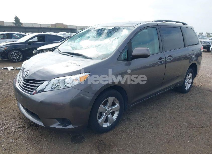 Photo 2 of 2013 Toyota Sienna LE V6 8 PASSENGER (VIN 5TDKK3DCXDS387152)