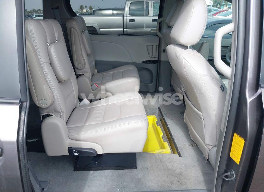 Photo 8 of 2013 Toyota Sienna LE V6 8 PASSENGER (VIN 5TDKK3DCXDS387152)