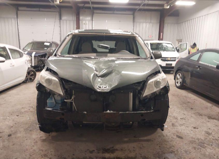 Photo 13 of 2013 Toyota Sienna LE V6 8 PASSENGER (VIN 5TDKK3DCXDS403625)