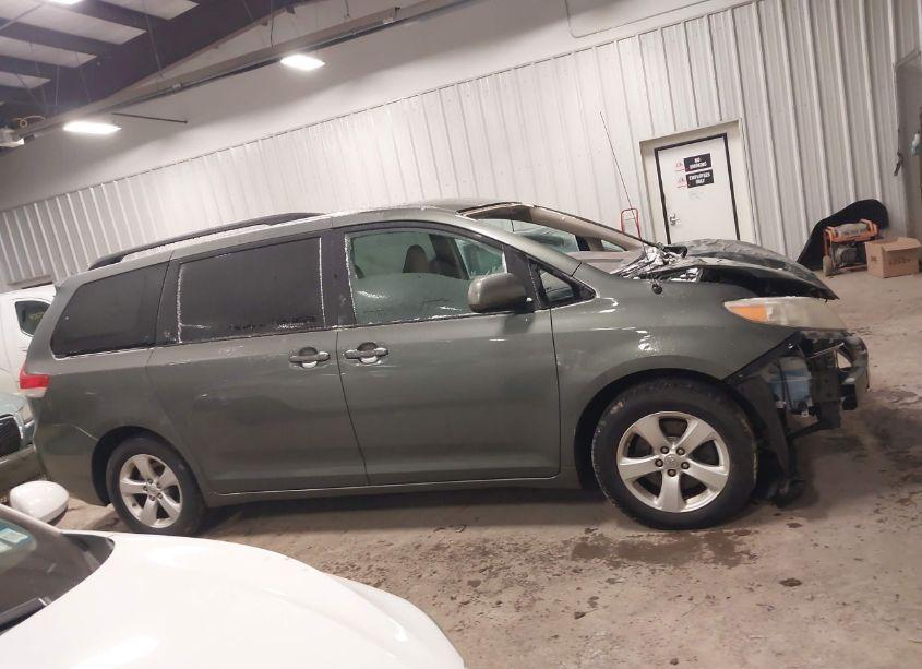 Photo 14 of 2013 Toyota Sienna LE V6 8 PASSENGER (VIN 5TDKK3DCXDS403625)