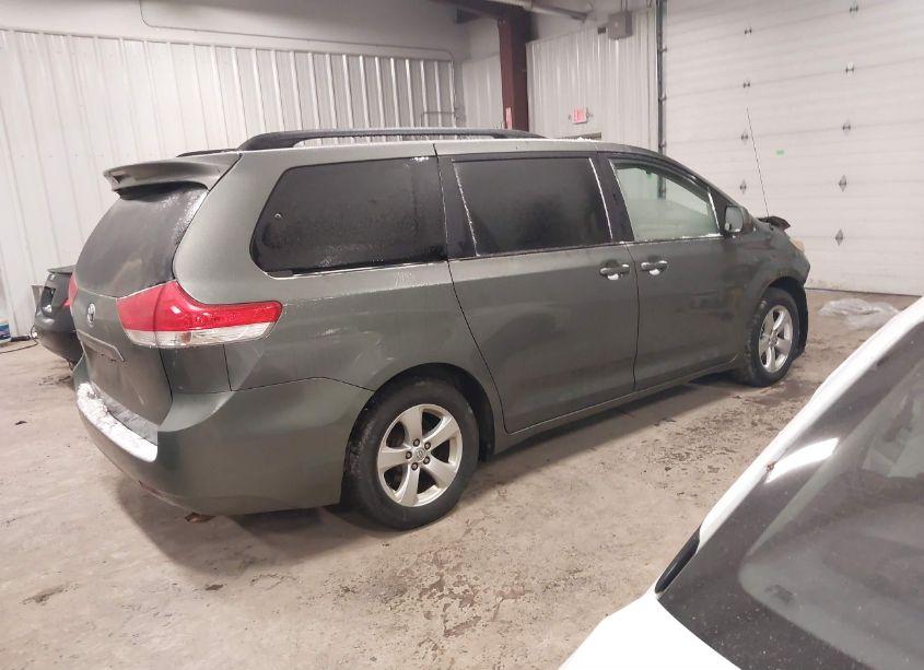 Photo 4 of 2013 Toyota Sienna LE V6 8 PASSENGER (VIN 5TDKK3DCXDS403625)