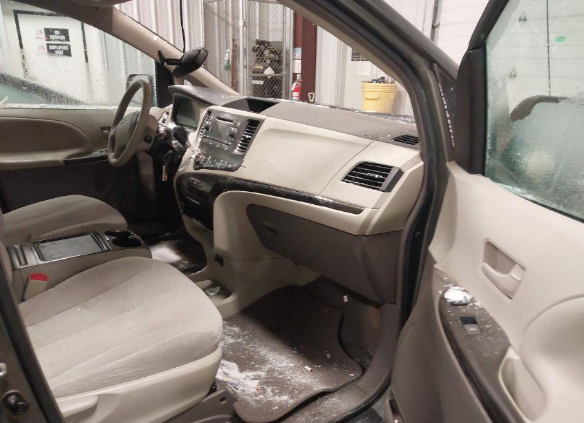 Photo 5 of 2013 Toyota Sienna LE V6 8 PASSENGER (VIN 5TDKK3DCXDS403625)