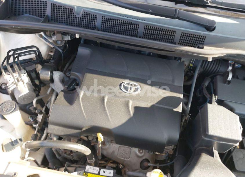 Photo 10 of 2014 Toyota Sienna LE V6 8 PASSENGER (VIN 5TDKK3DCXES430311)