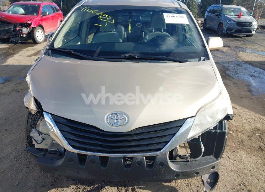 Photo 13 of 2014 Toyota Sienna LE V6 8 PASSENGER (VIN 5TDKK3DCXES430311)