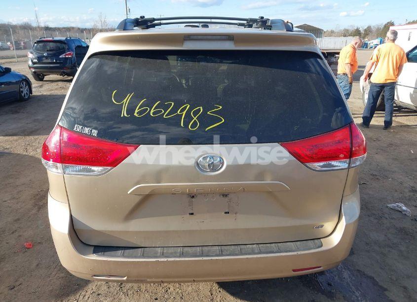 Photo 17 of 2014 Toyota Sienna LE V6 8 PASSENGER (VIN 5TDKK3DCXES430311)