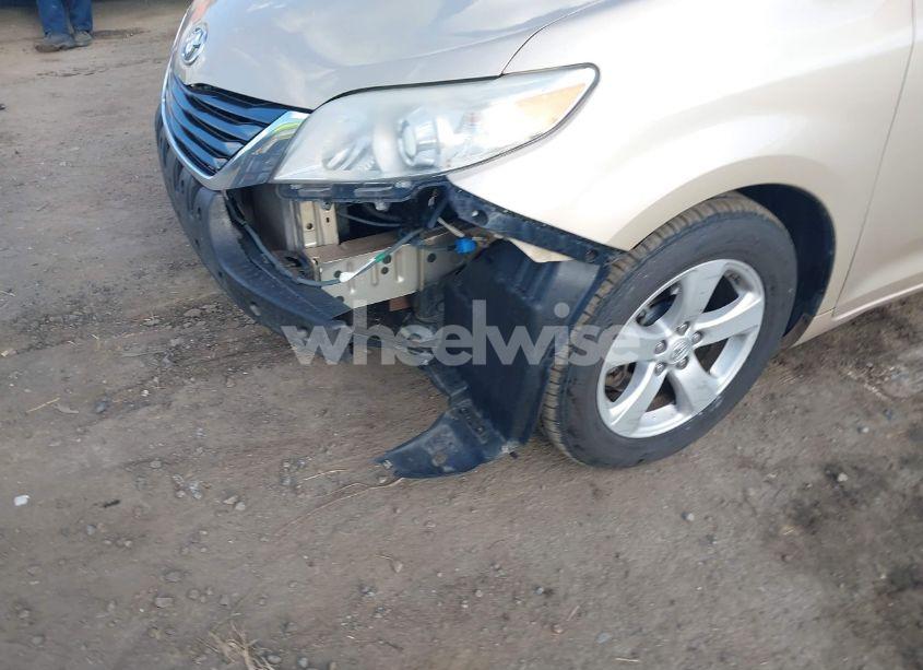 Photo 6 of 2014 Toyota Sienna LE V6 8 PASSENGER (VIN 5TDKK3DCXES430311)