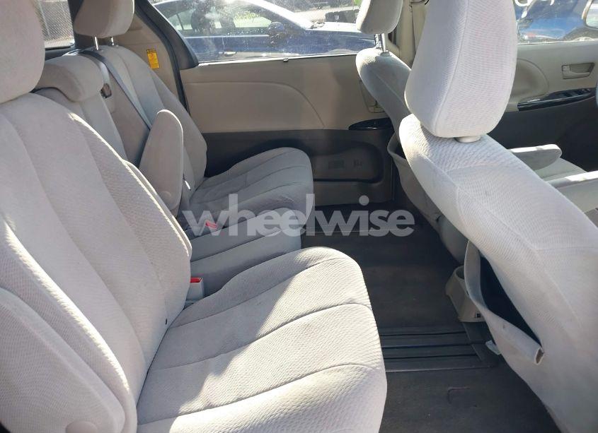 Photo 8 of 2014 Toyota Sienna LE V6 8 PASSENGER (VIN 5TDKK3DCXES430311)