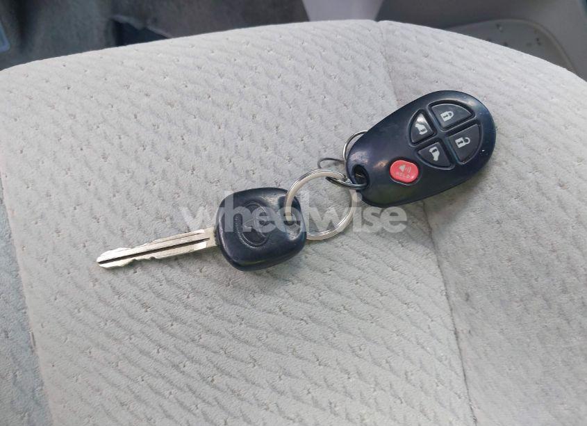 Photo 11 of 2014 Toyota Sienna LE V6 8 PASSENGER (VIN 5TDKK3DCXES432611)