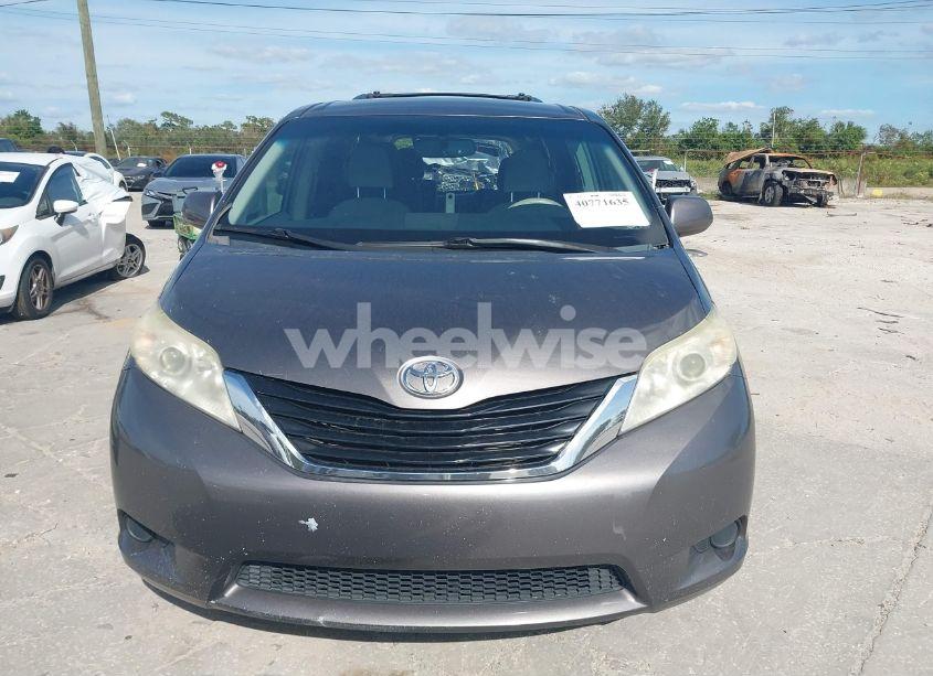 Photo 13 of 2014 Toyota Sienna LE V6 8 PASSENGER (VIN 5TDKK3DCXES432611)