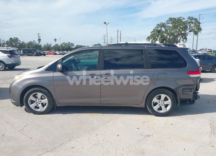Photo 15 of 2014 Toyota Sienna LE V6 8 PASSENGER (VIN 5TDKK3DCXES432611)