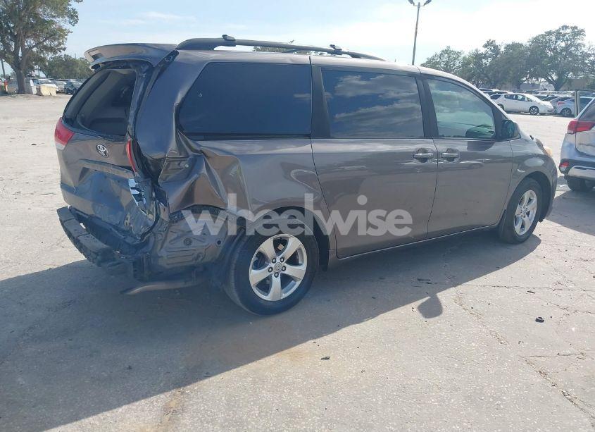 Photo 4 of 2014 Toyota Sienna LE V6 8 PASSENGER (VIN 5TDKK3DCXES432611)