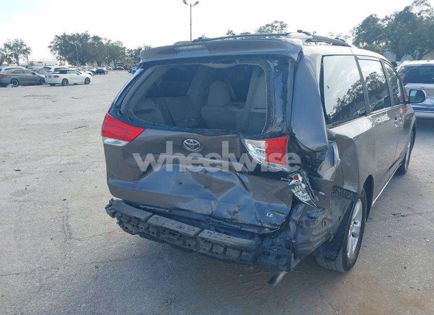 Photo 6 of 2014 Toyota Sienna LE V6 8 PASSENGER (VIN 5TDKK3DCXES432611)