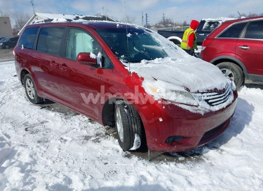 2014 Toyota Sienna LE V6 8 PASSENGER (VIN 5TDKK3DCXES450364) main photo
