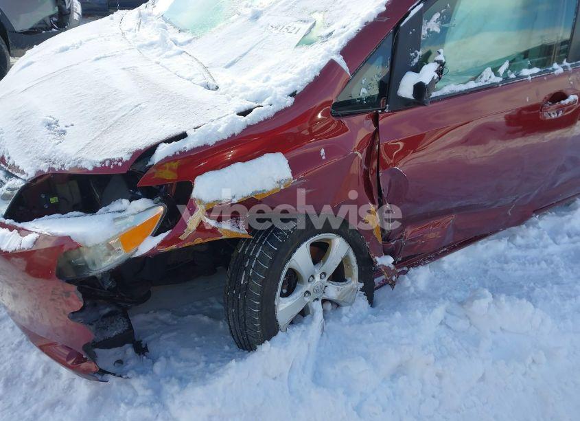 Photo 6 of 2014 Toyota Sienna LE V6 8 PASSENGER (VIN 5TDKK3DCXES450364)