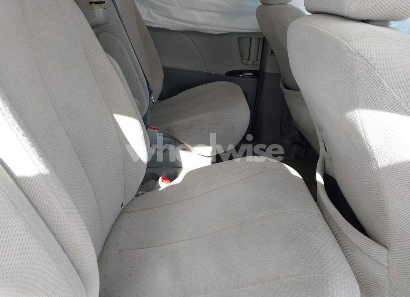 Photo 8 of 2014 Toyota Sienna LE V6 8 PASSENGER (VIN 5TDKK3DCXES450364)