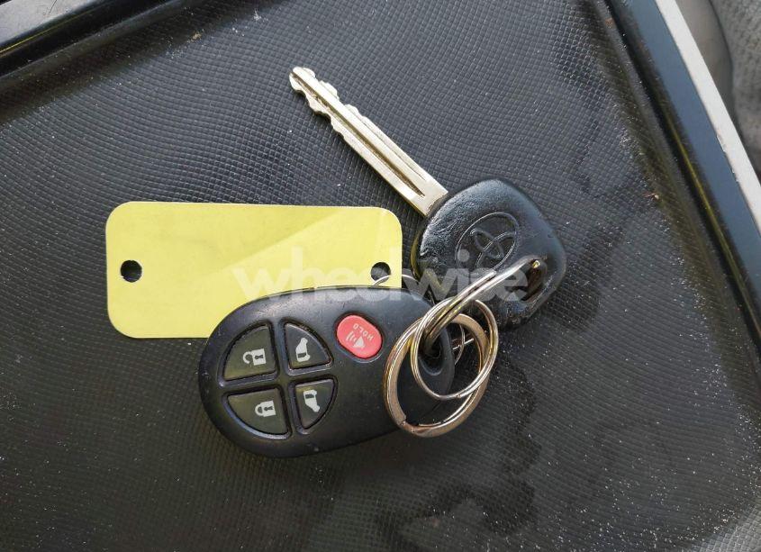 Photo 11 of 2014 Toyota Sienna LE V6 8 PASSENGER (VIN 5TDKK3DCXES457492)