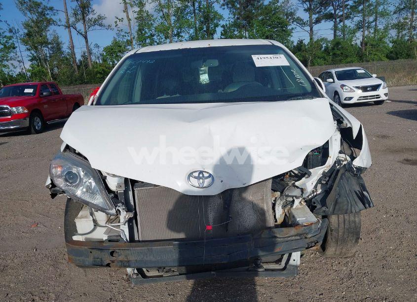 Photo 12 of 2014 Toyota Sienna LE V6 8 PASSENGER (VIN 5TDKK3DCXES457492)