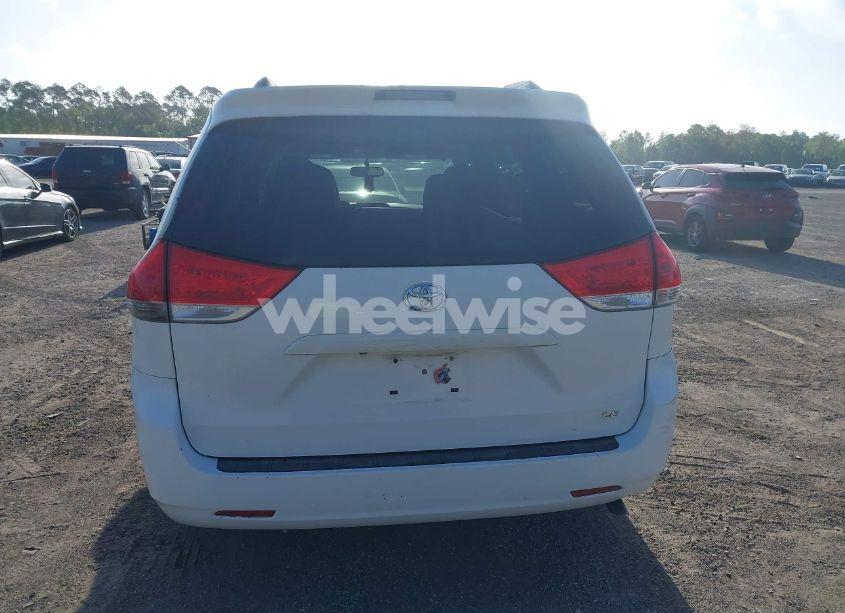 Photo 16 of 2014 Toyota Sienna LE V6 8 PASSENGER (VIN 5TDKK3DCXES457492)