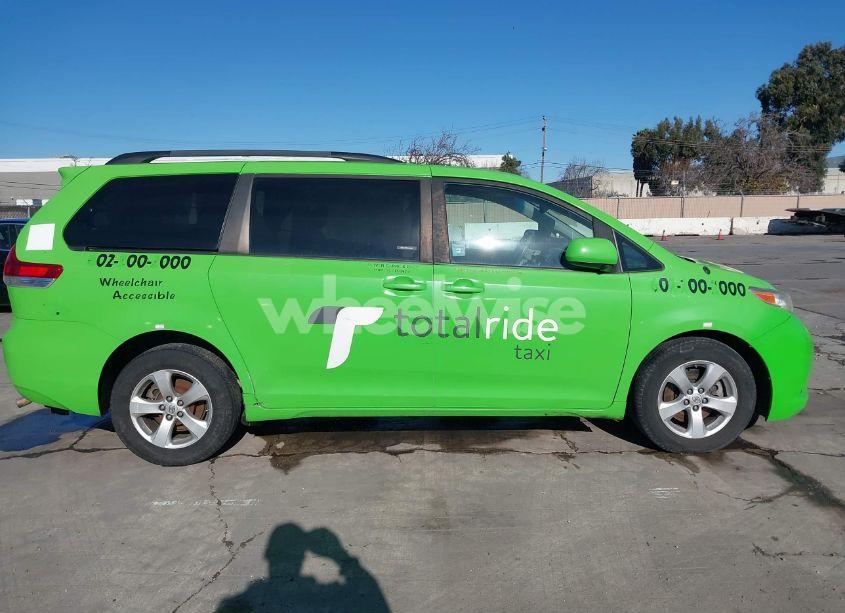 Photo 13 of 2014 Toyota Sienna LE V6 8 PASSENGER (VIN 5TDKK3DCXES475099)