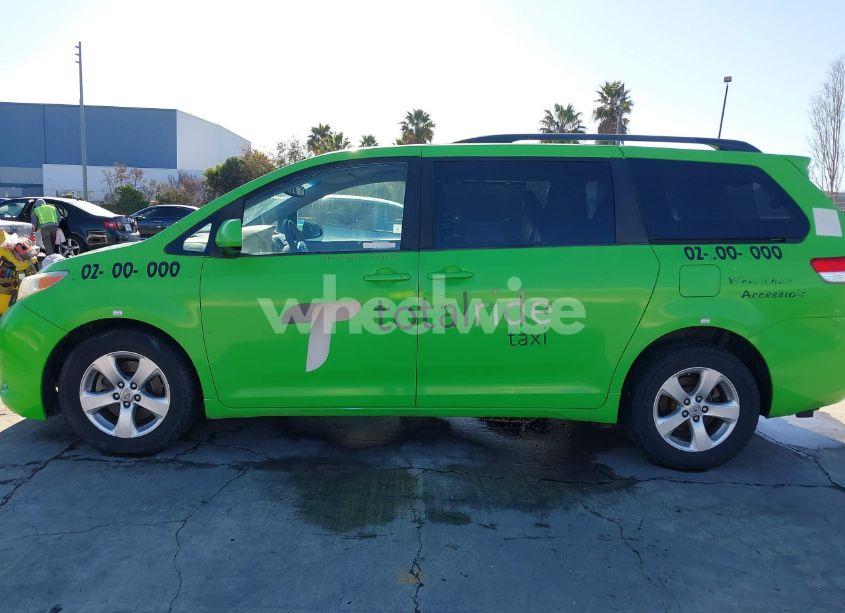 Photo 14 of 2014 Toyota Sienna LE V6 8 PASSENGER (VIN 5TDKK3DCXES475099)